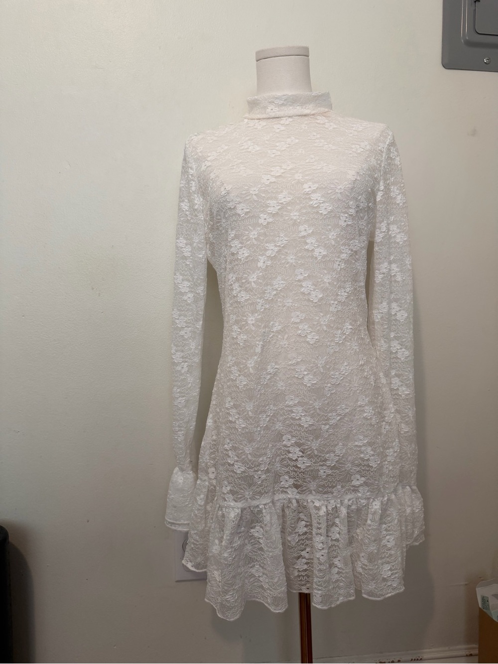 White Lace Long-Sleeve Ruffle-Hem Dress - Picture 2 of 4